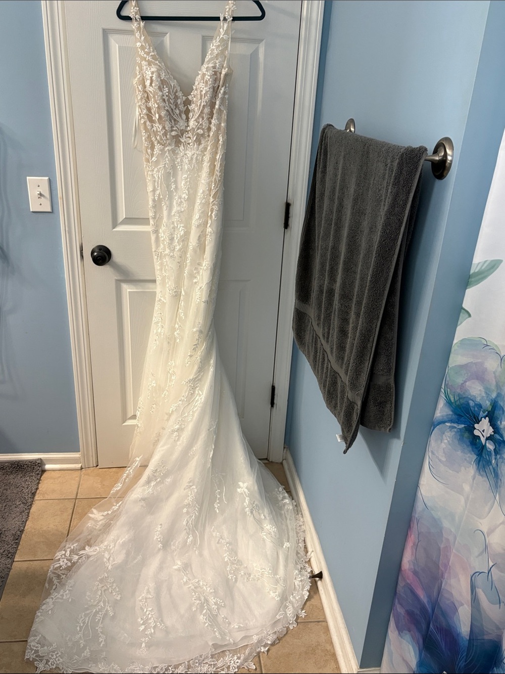 Ivory Lace Wedding Dress